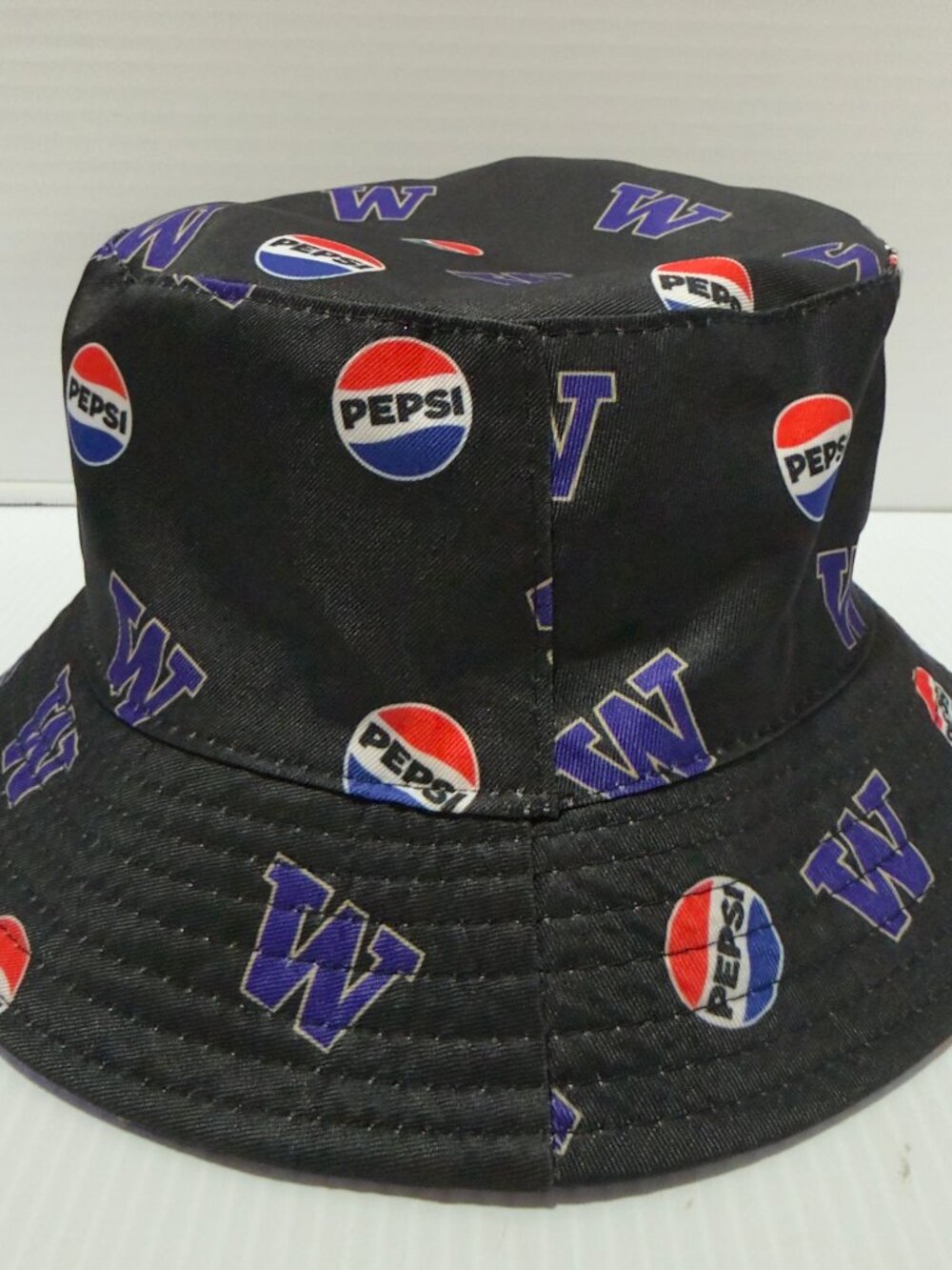 University of Washington Pepsi Bucket Hat, Reversible, Purple, Black Size M